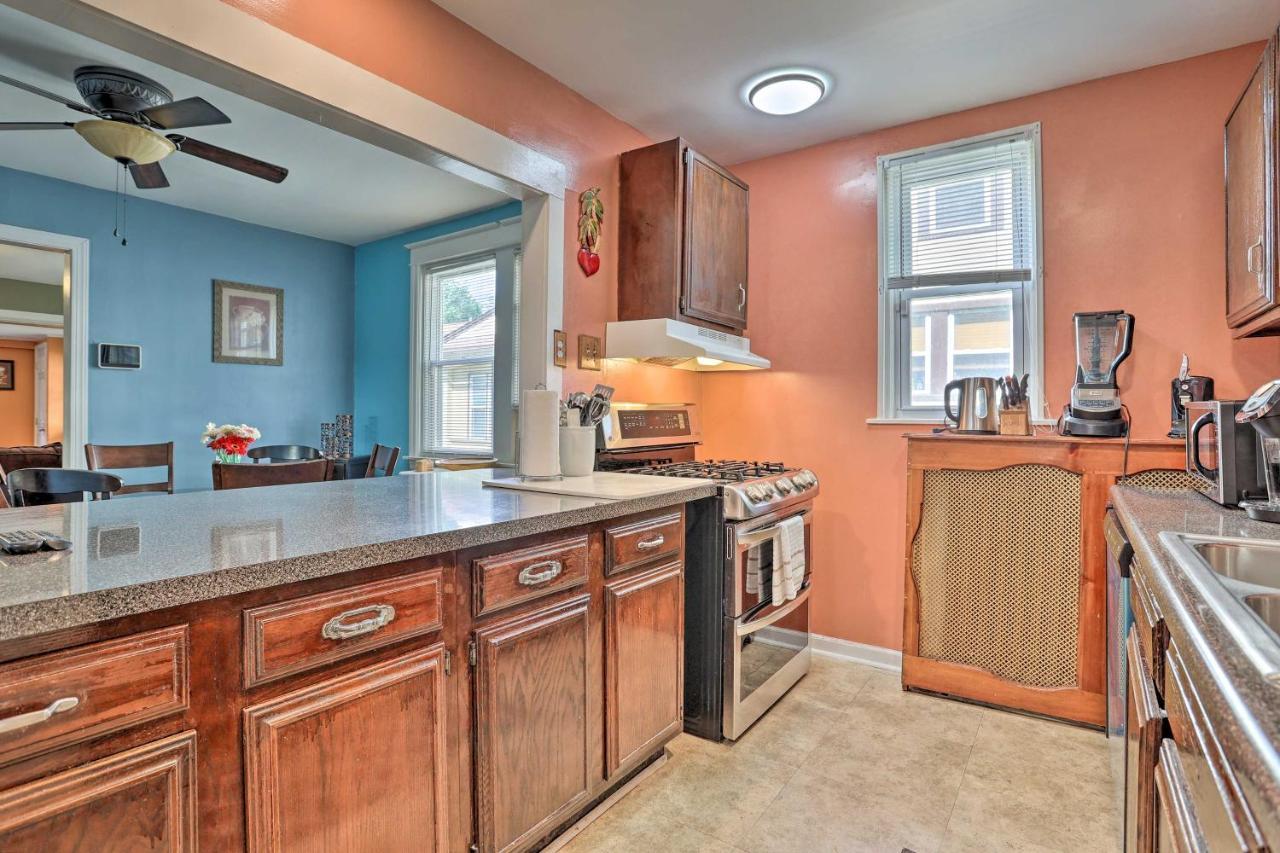 Suburban With Backyard Patio Less Than 7 Miles To Dtwn! Holiday home *