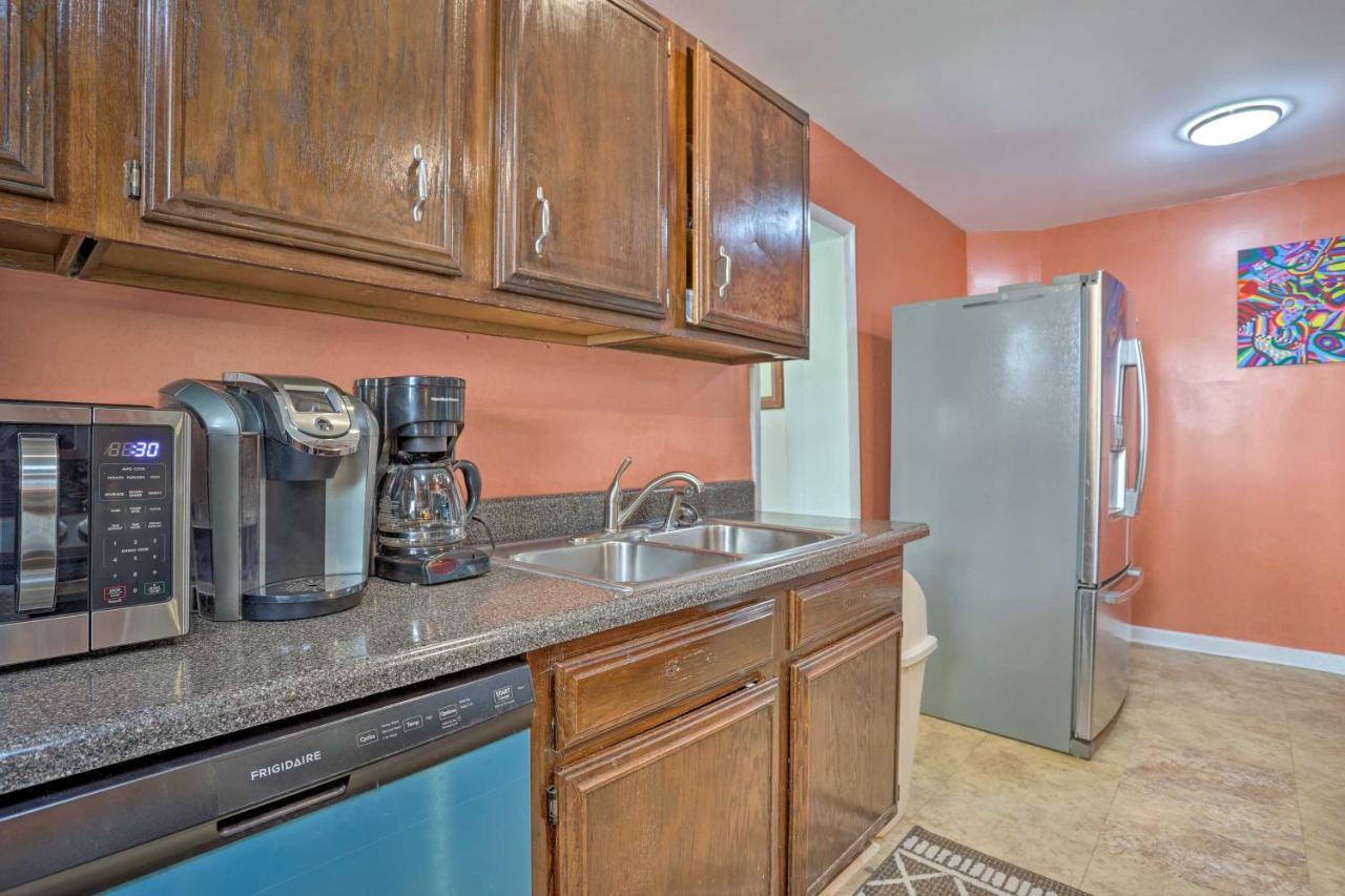Holiday home Suburban With Backyard Patio Less Than 7 Miles To Dtwn! Lansdowne