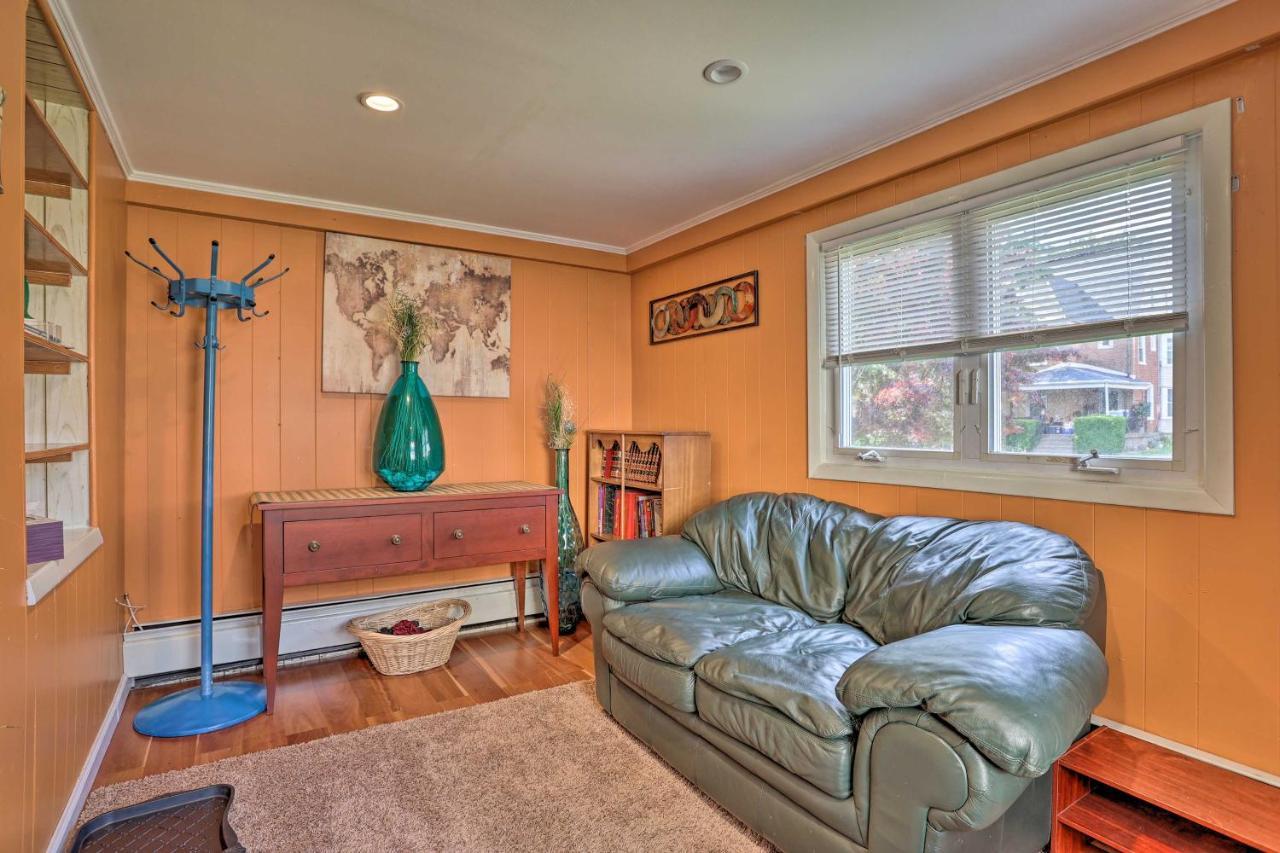 Holiday home Suburban With Backyard Patio Less Than 7 Miles To Dtwn! *
