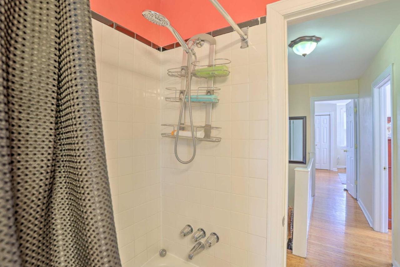 Holiday home Suburban With Backyard Patio Less Than 7 Miles To Dtwn! *