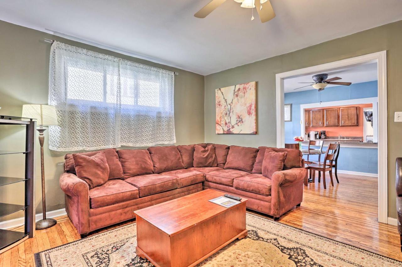 Suburban With Backyard Patio Less Than 7 Miles To Dtwn!
