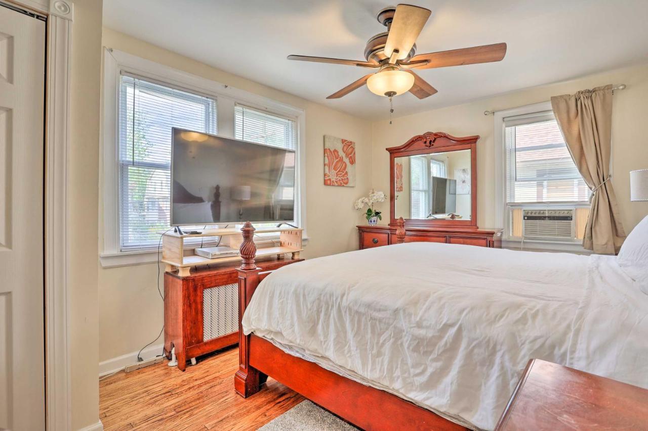 Holiday home Suburban With Backyard Patio Less Than 7 Miles To Dtwn!