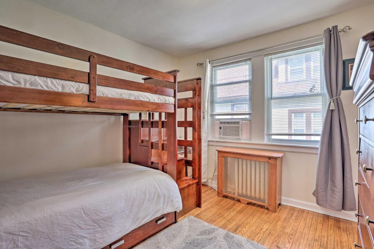 Suburban With Backyard Patio Less Than 7 Miles To Dtwn! Holiday home